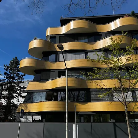Reside In The Golden Wave דירה *